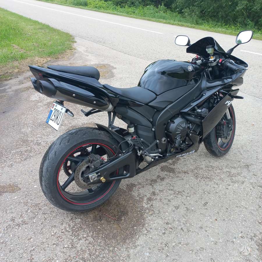 Yamaha R1 1000cc, superbikes