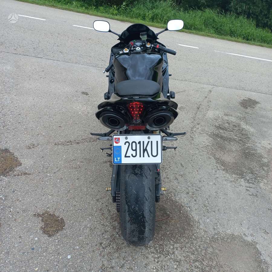 Yamaha R1 1000cc, superbikes