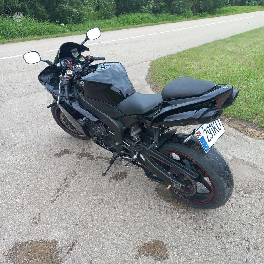 Yamaha R1 1000cc, superbikes