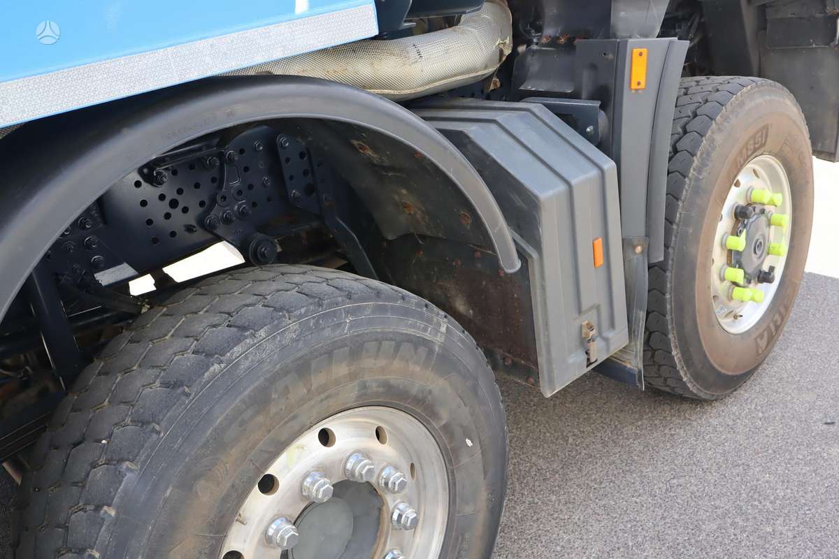 Mercedes-Benz Arocs, dumpers / tippers