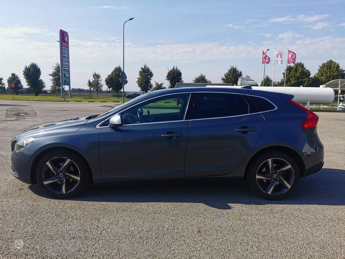 Volvo V40, 1.6 l., Хэтчбек