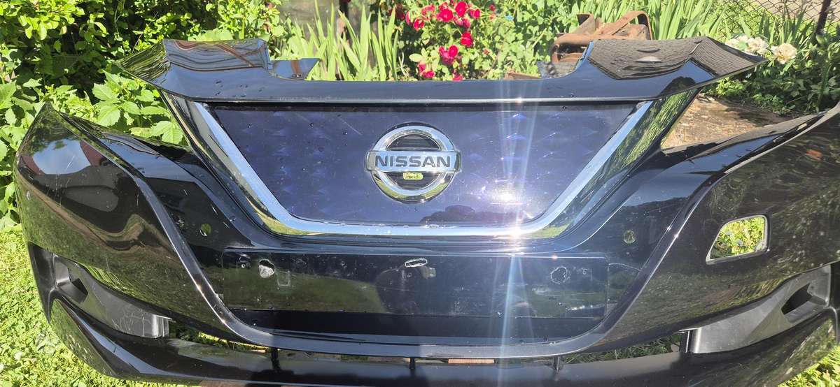 Nissan Leaf bumpers, lights
