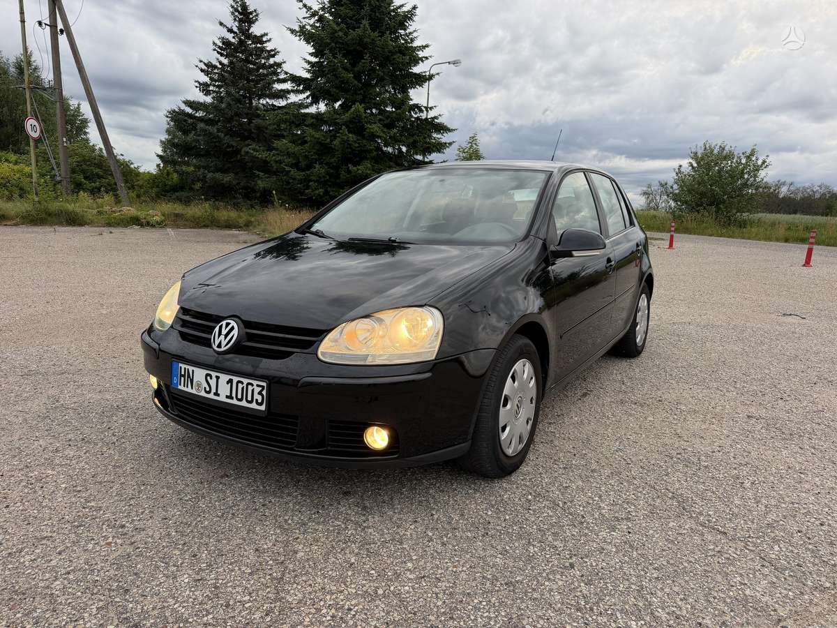 Volkswagen Golf - 1