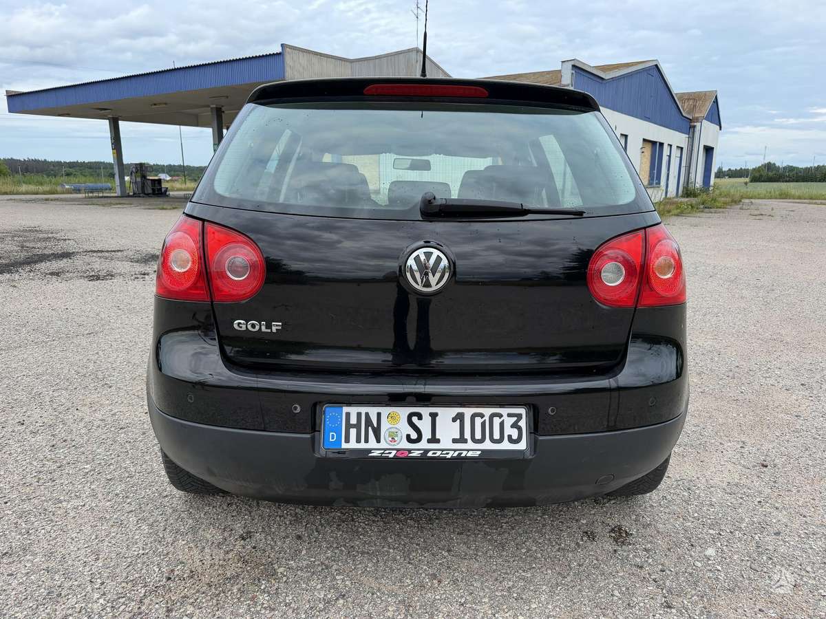 Volkswagen Golf - 5