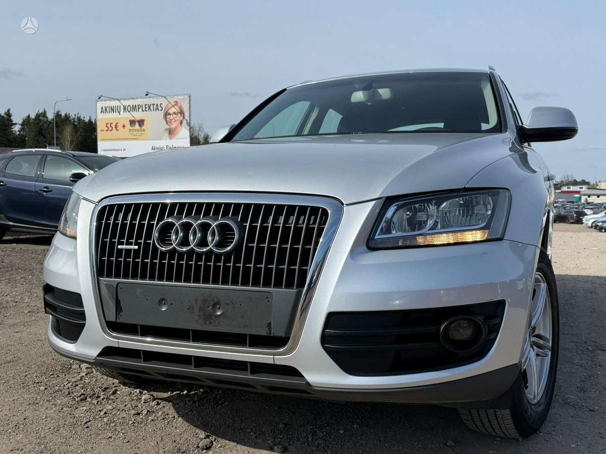 Audi Q5, 2.0 l., off-road / crossover
