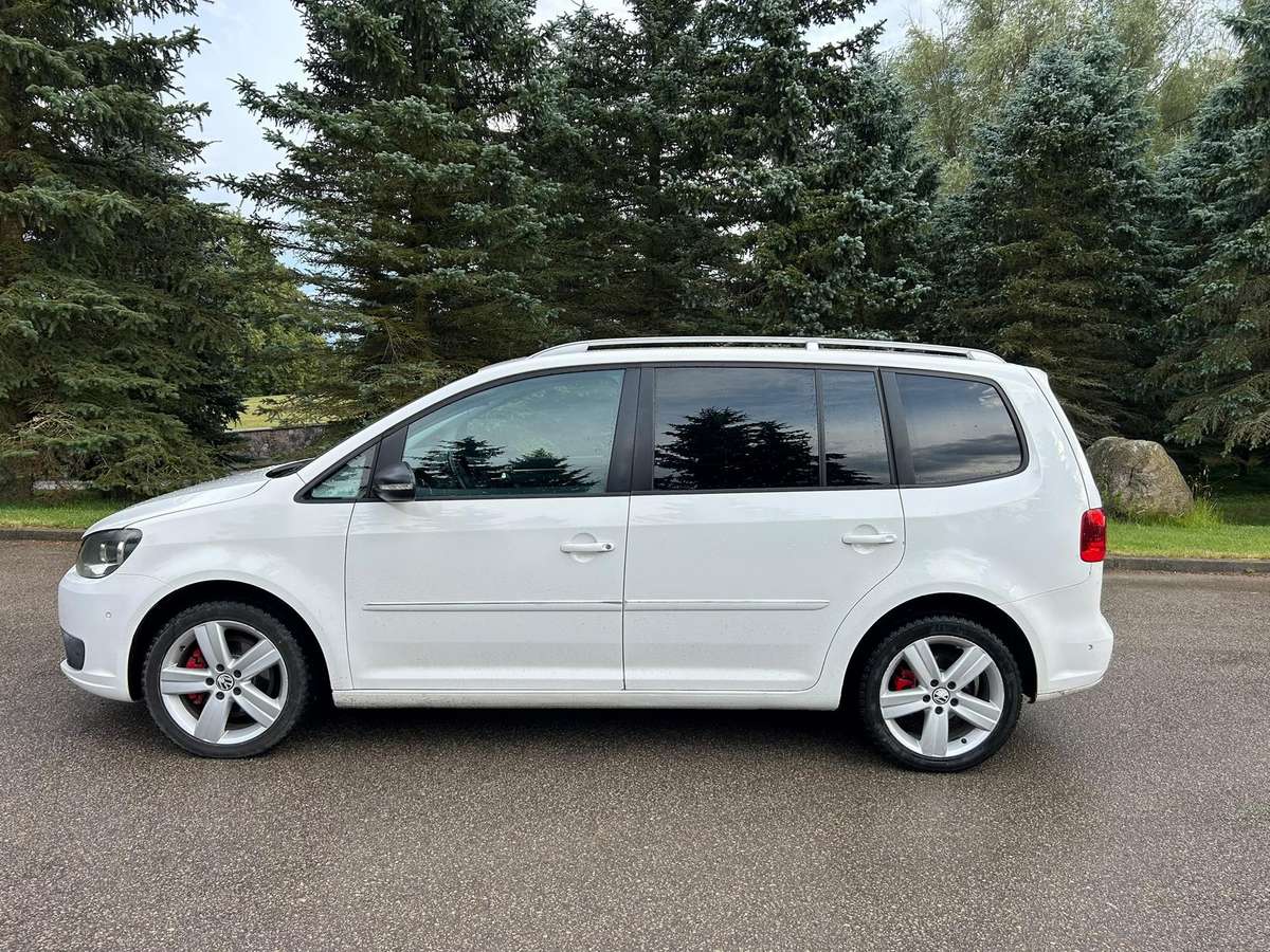 Volkswagen Touran - 1