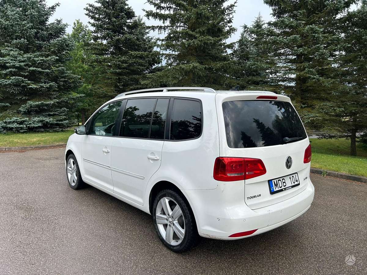 Volkswagen Touran - 4