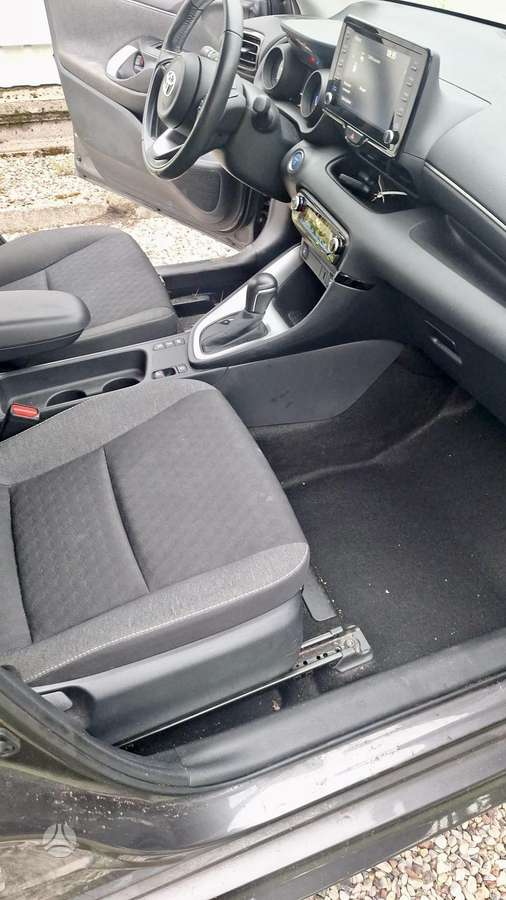 Toyota Yaris - 12