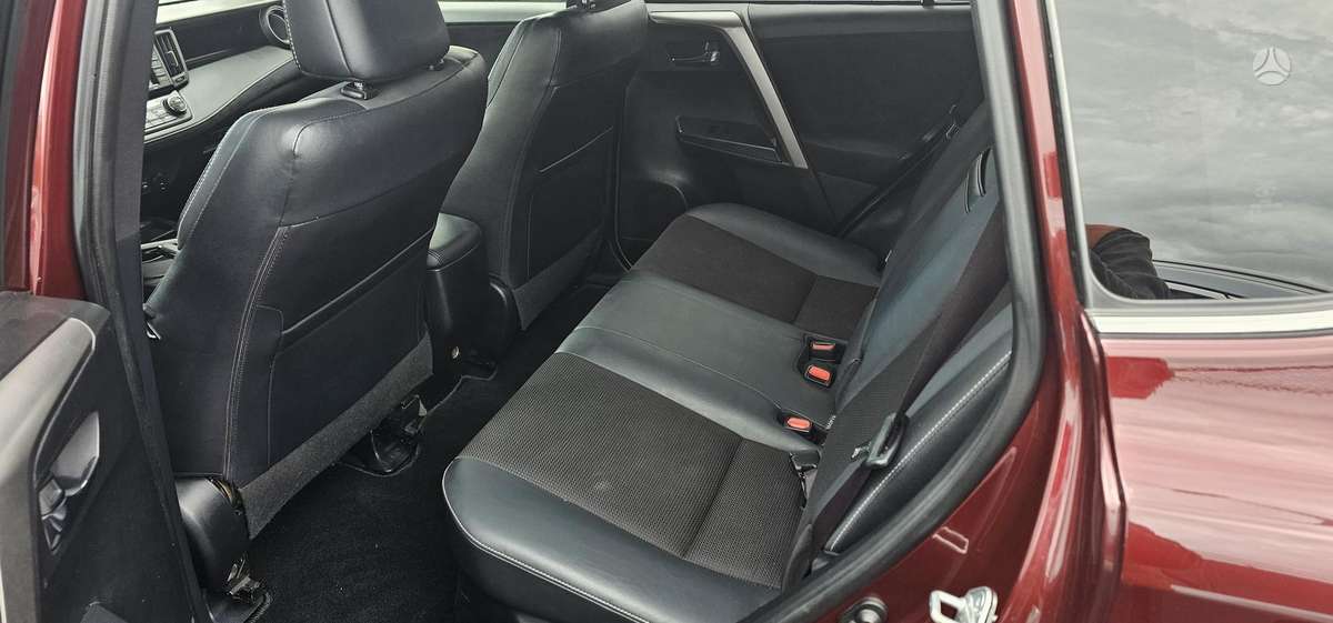 Toyota RAV4 - 8