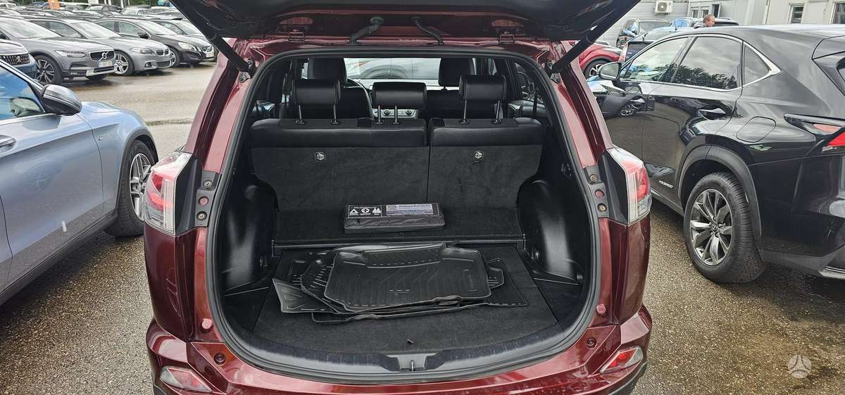 Toyota RAV4 - 10