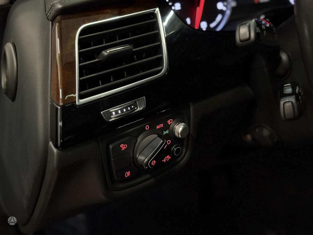 Audi A8 L, 4.0 l., Седан