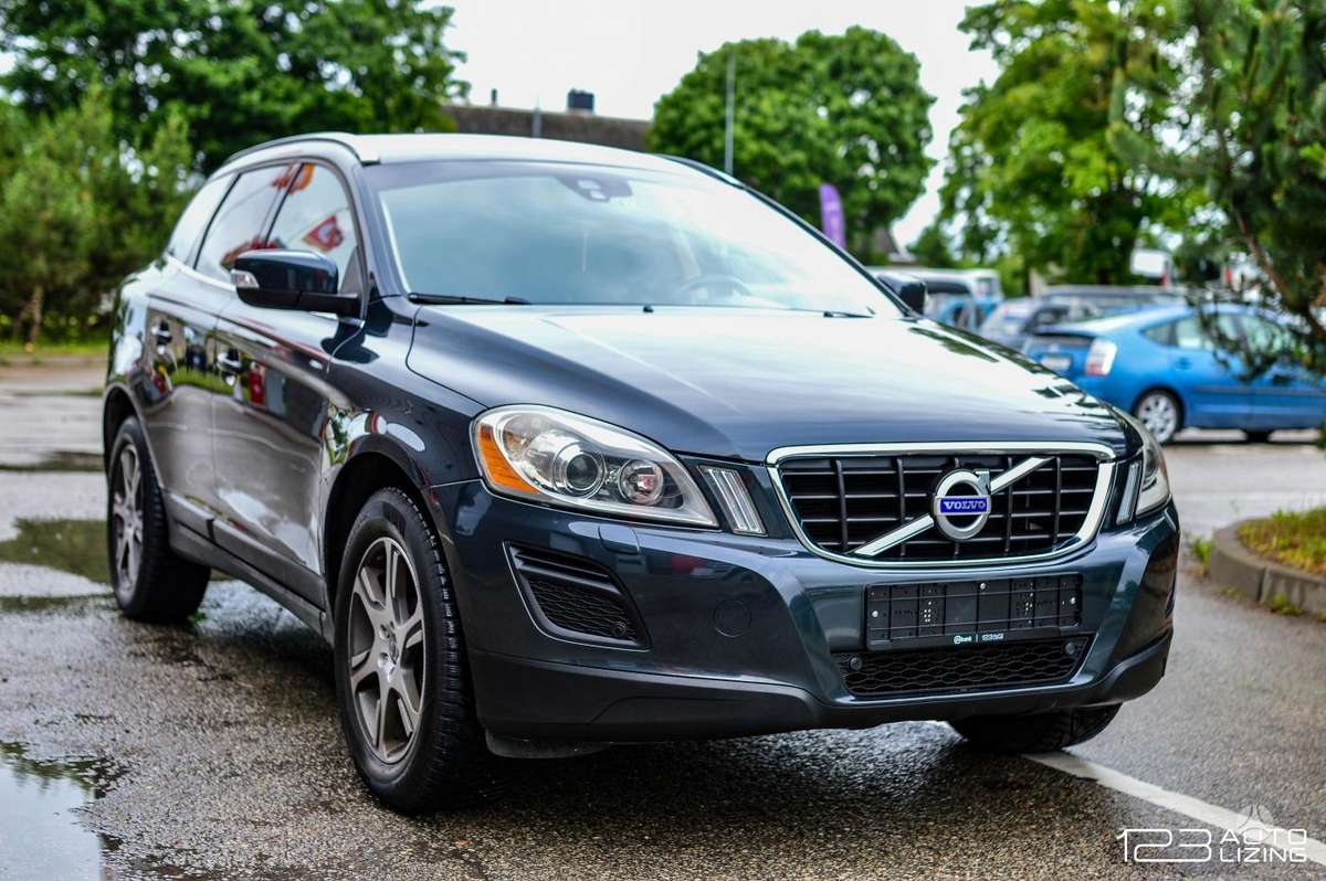 Volvo XC60, 2.0 l., off-road / crossover