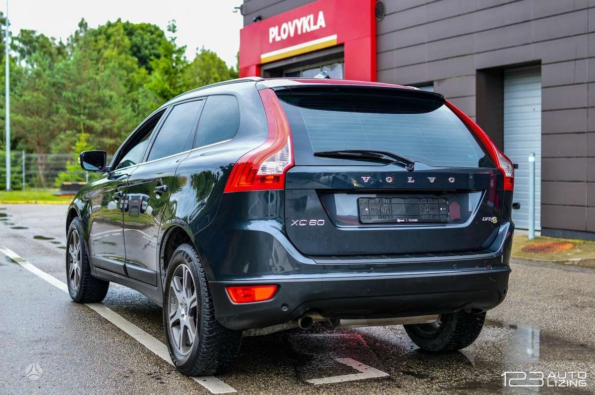 Volvo XC60, 2.0 l., off-road / crossover