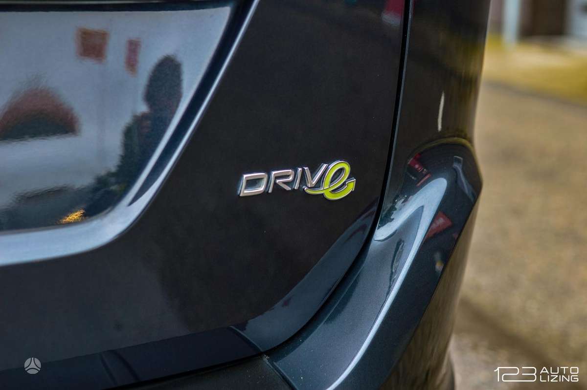 Volvo XC60, 2.0 l., off-road / crossover