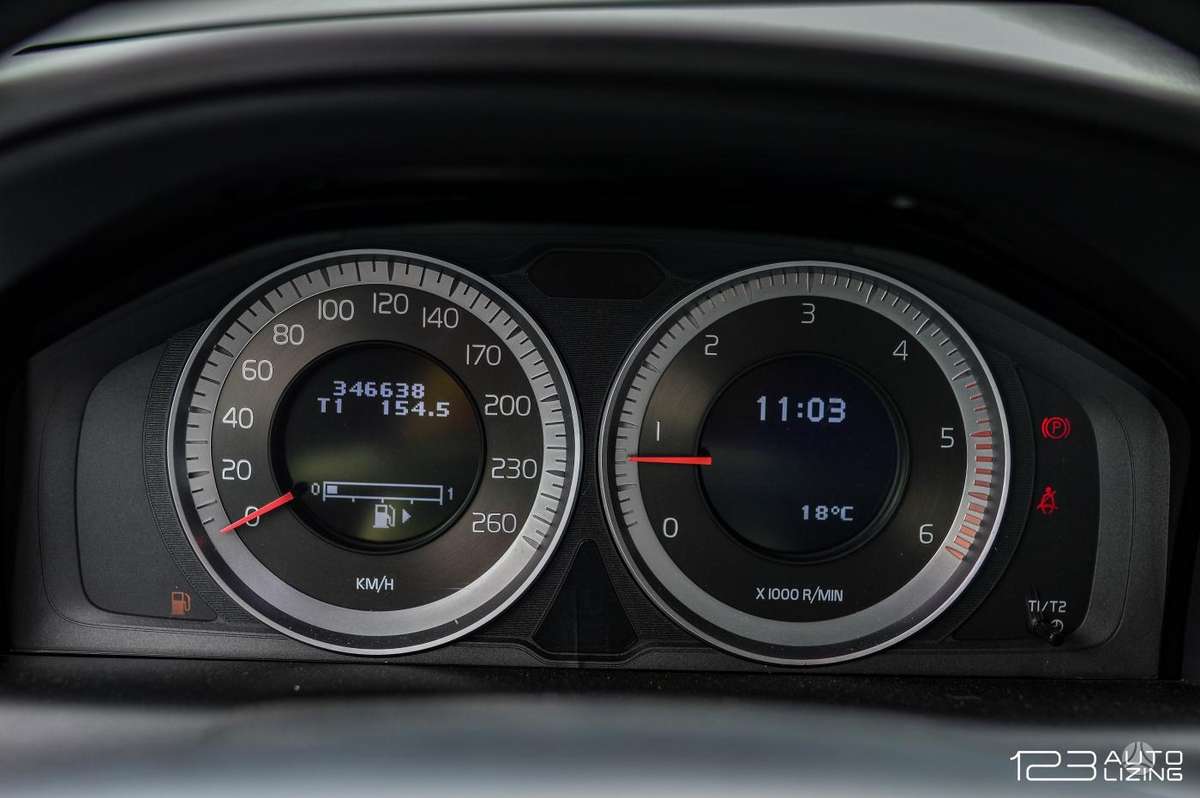 Volvo XC60, 2.0 l., off-road / crossover