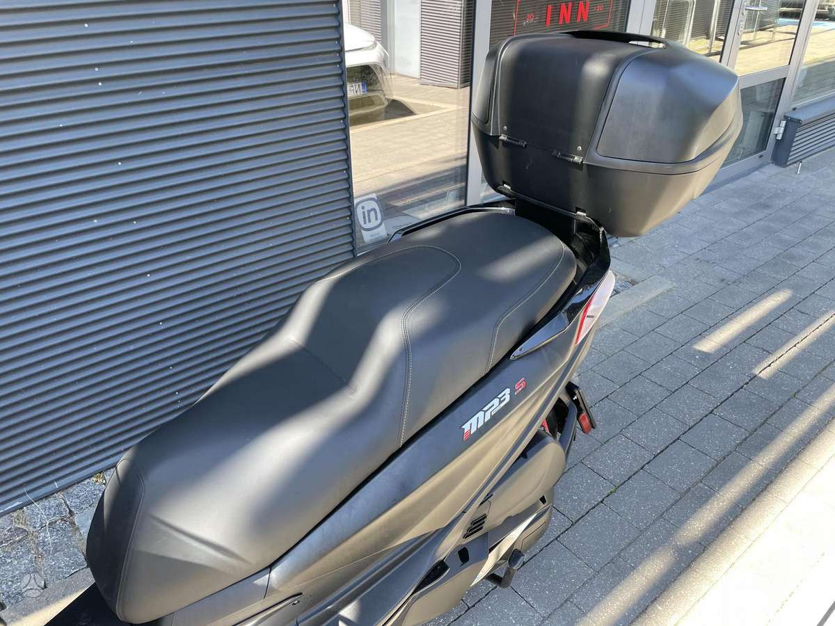 Piaggio MP3 400cc, trikes