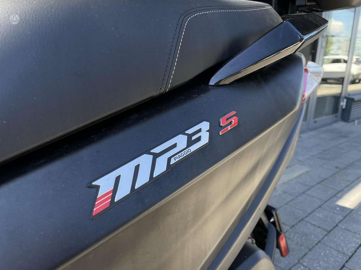 Piaggio MP3 400cc, trikes