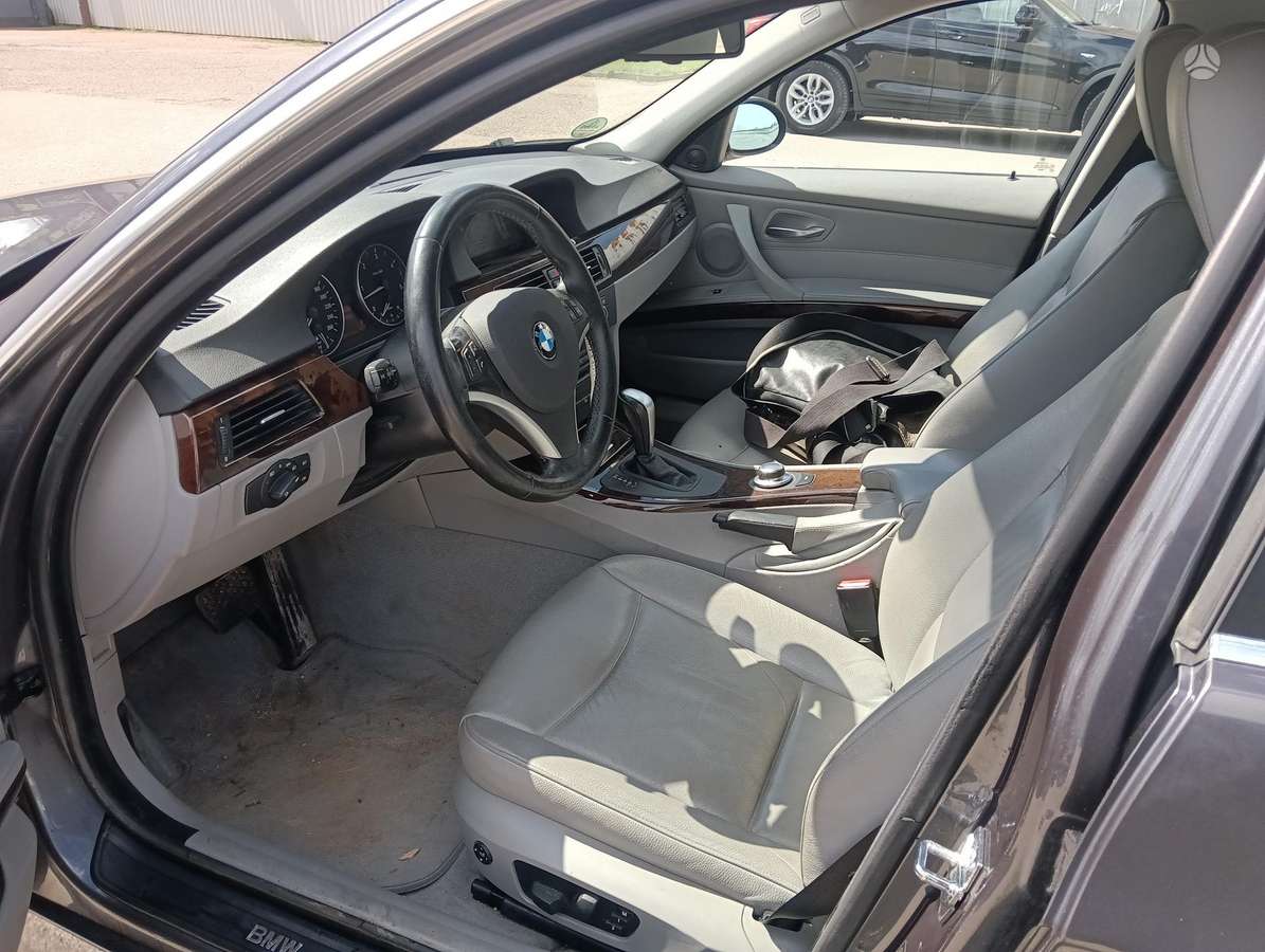 BMW 330, 3.0 l., universalas