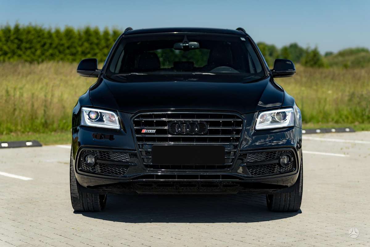 Audi Q5, 3.0 l., off-road / crossover