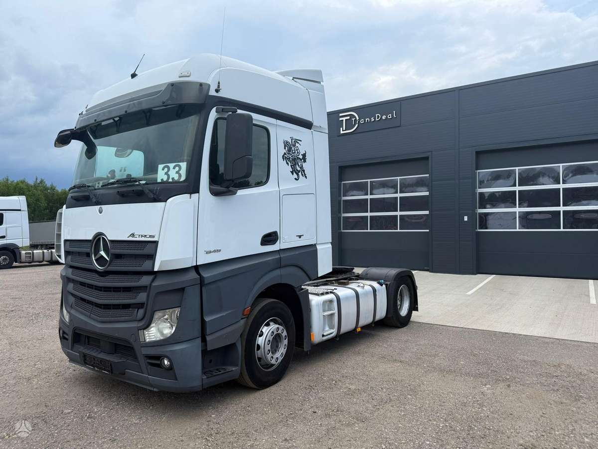 Mercedes-Benz Actros 1845, double sleeper