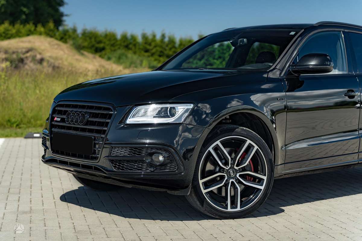 Audi Q5, 3.0 l., off-road / crossover
