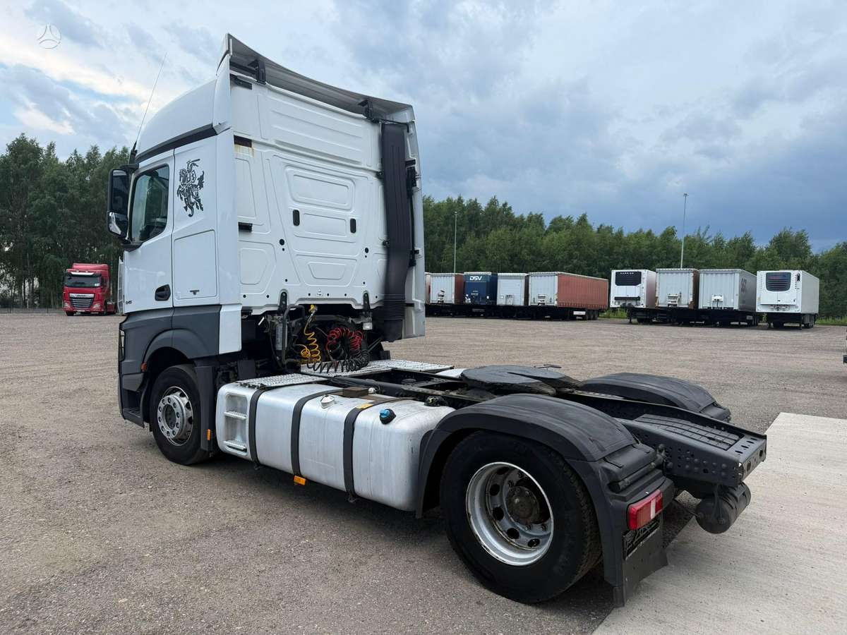 Mercedes-Benz Actros 1845, double sleeper
