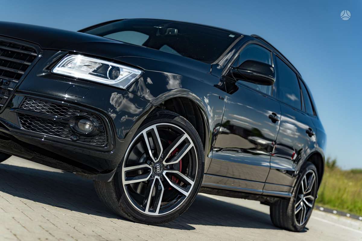 Audi Q5, 3.0 l., off-road / crossover