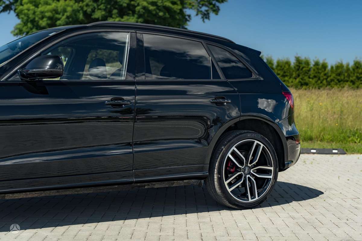 Audi Q5, 3.0 l., off-road / crossover