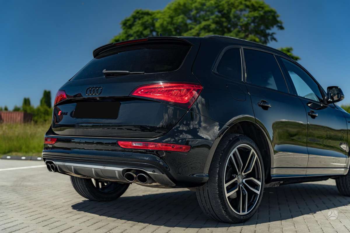 Audi Q5, 3.0 l., off-road / crossover