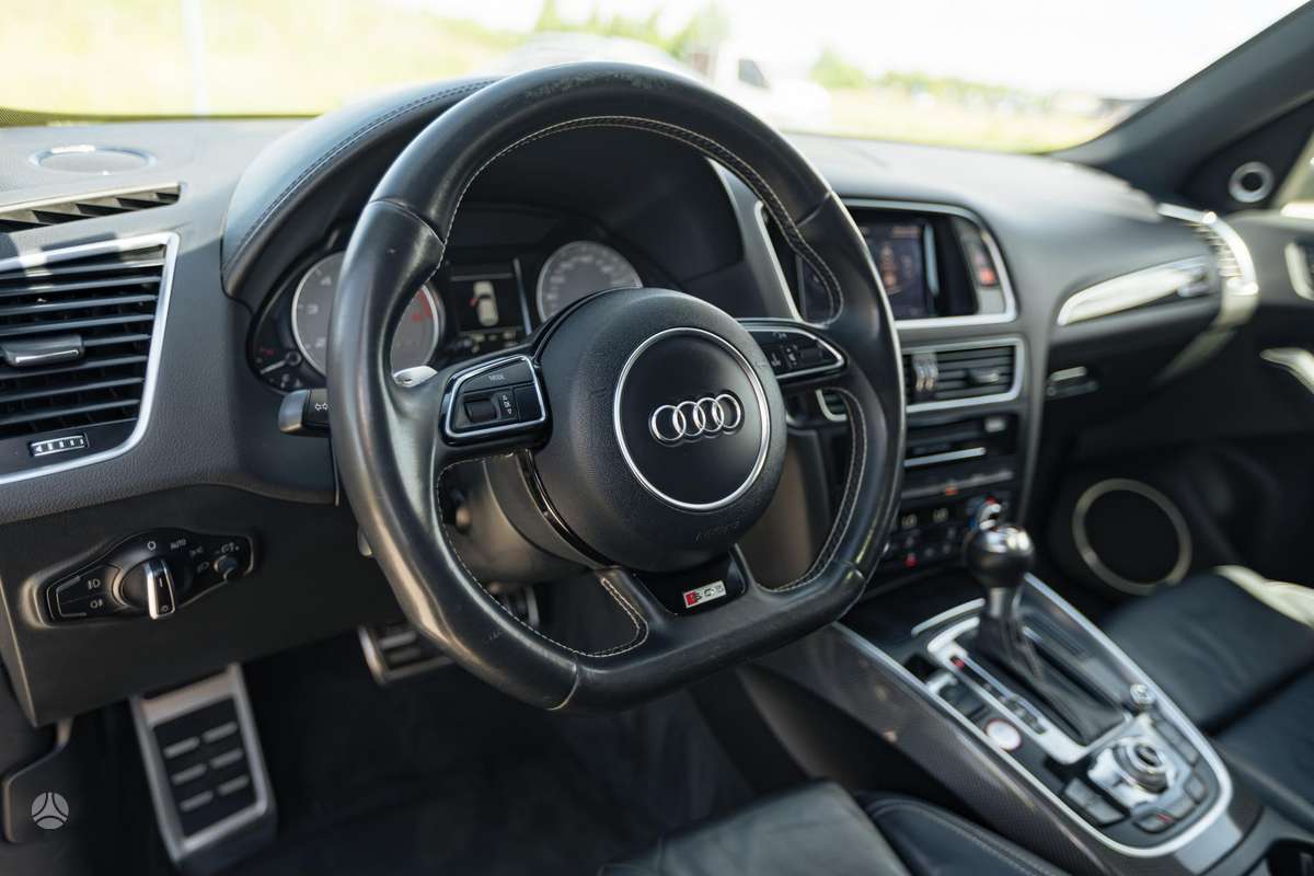 Audi Q5, 3.0 l., off-road / crossover