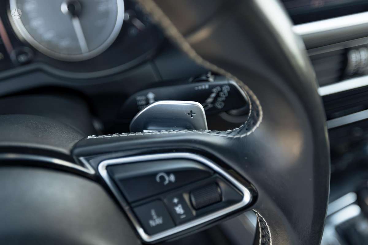 Audi Q5, 3.0 l., off-road / crossover