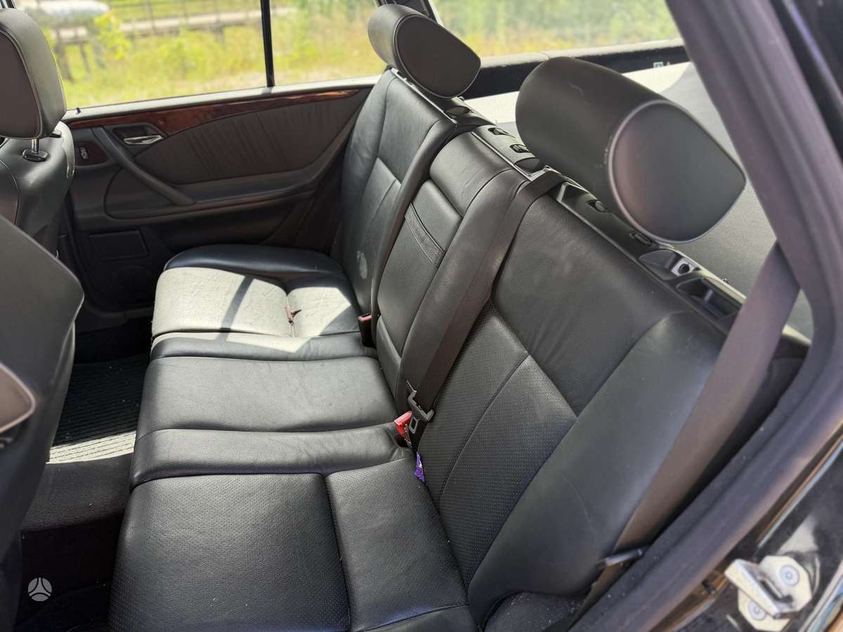 Mercedes-Benz E320, Универсал