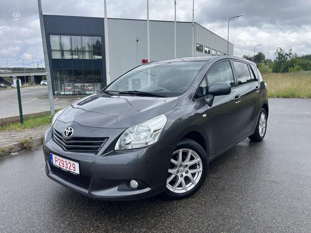 Toyota Verso - 1