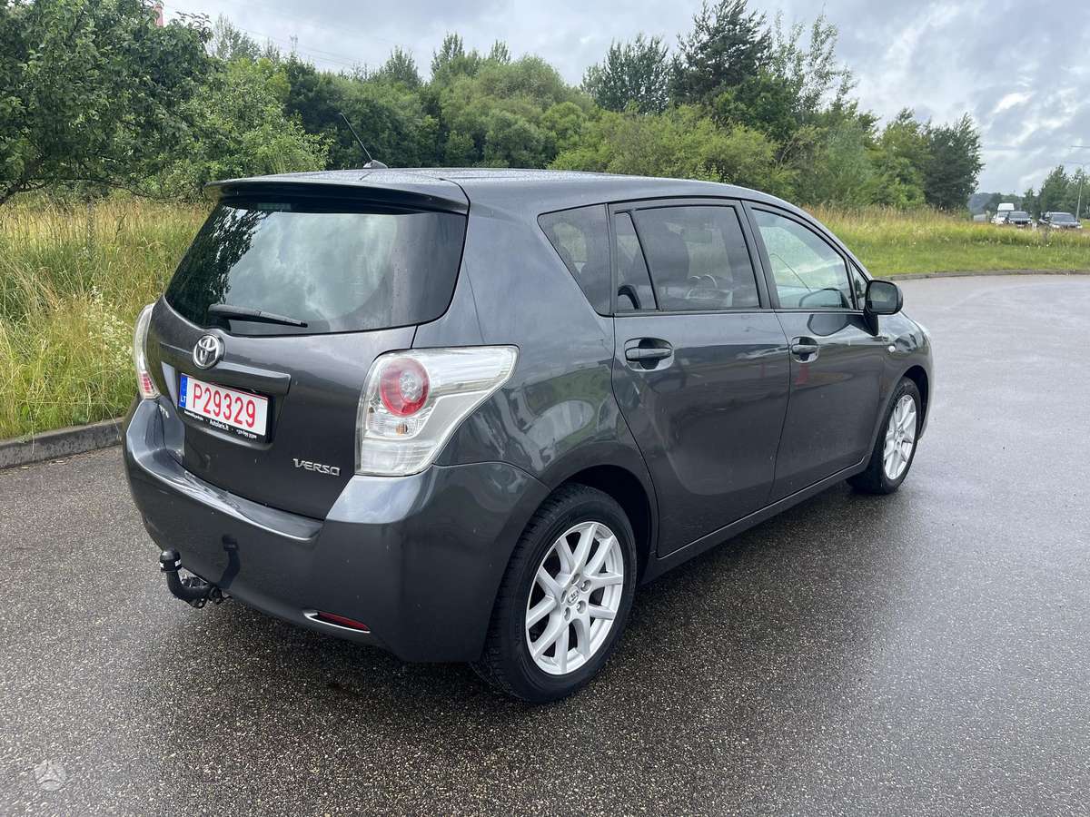 Toyota Verso - 5