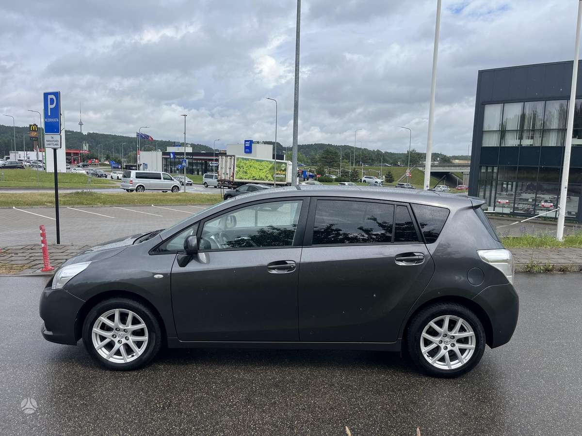 Toyota Verso - 8
