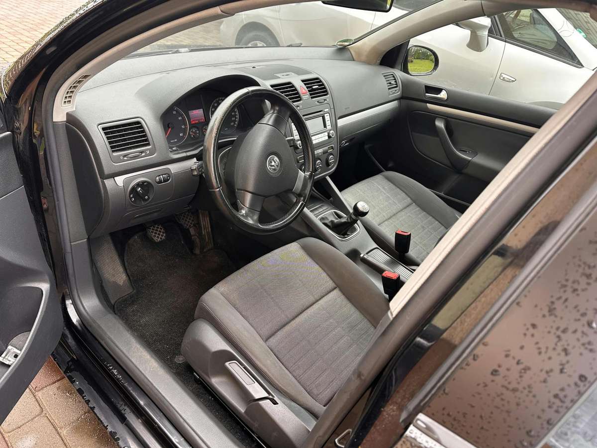 Volkswagen Golf - 8