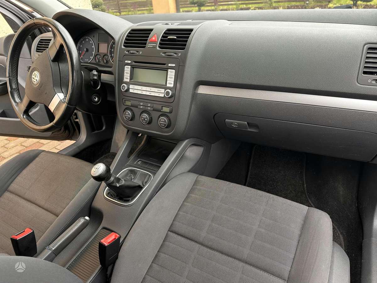 Volkswagen Golf - 9