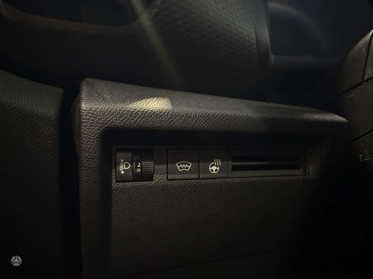 Citroen C4, 1.2 l., hatchback