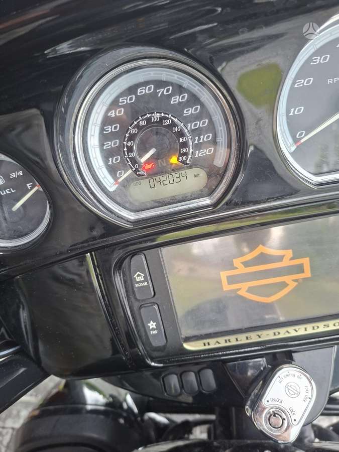 Harley-Davidson FLHTK, touring / sport touring