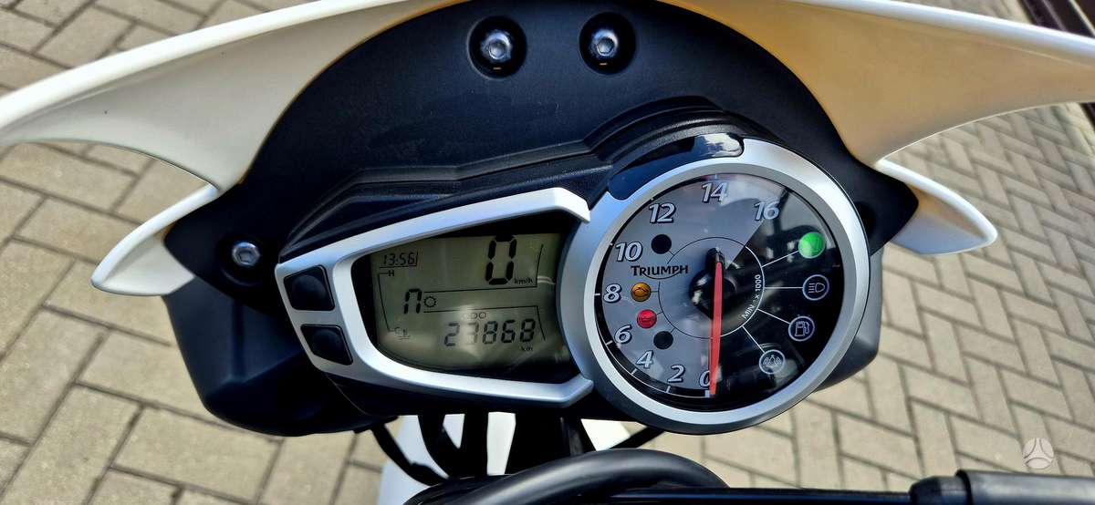 Triumph Street Triple 675cc, street / classic