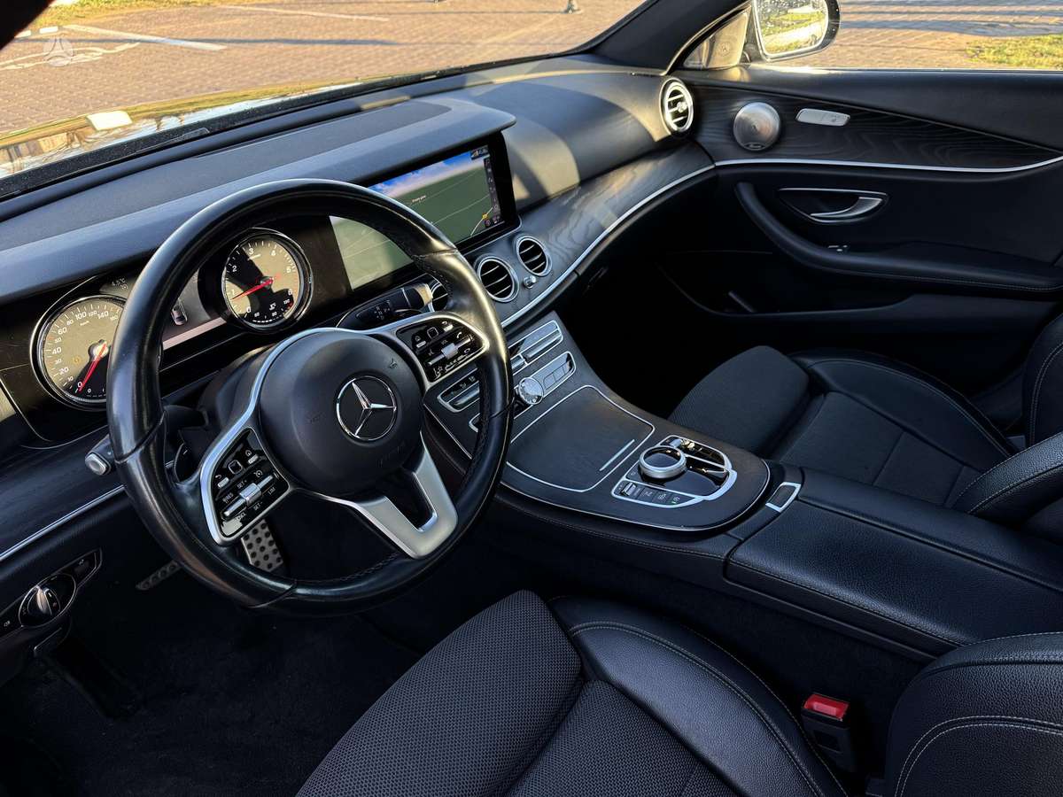Mercedes-Benz E220, 2.2 l., Седан