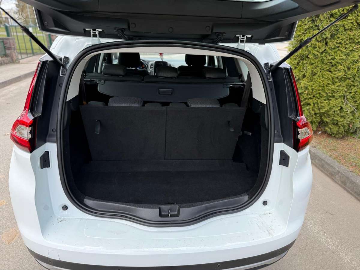 Renault Grand Scenic - 8
