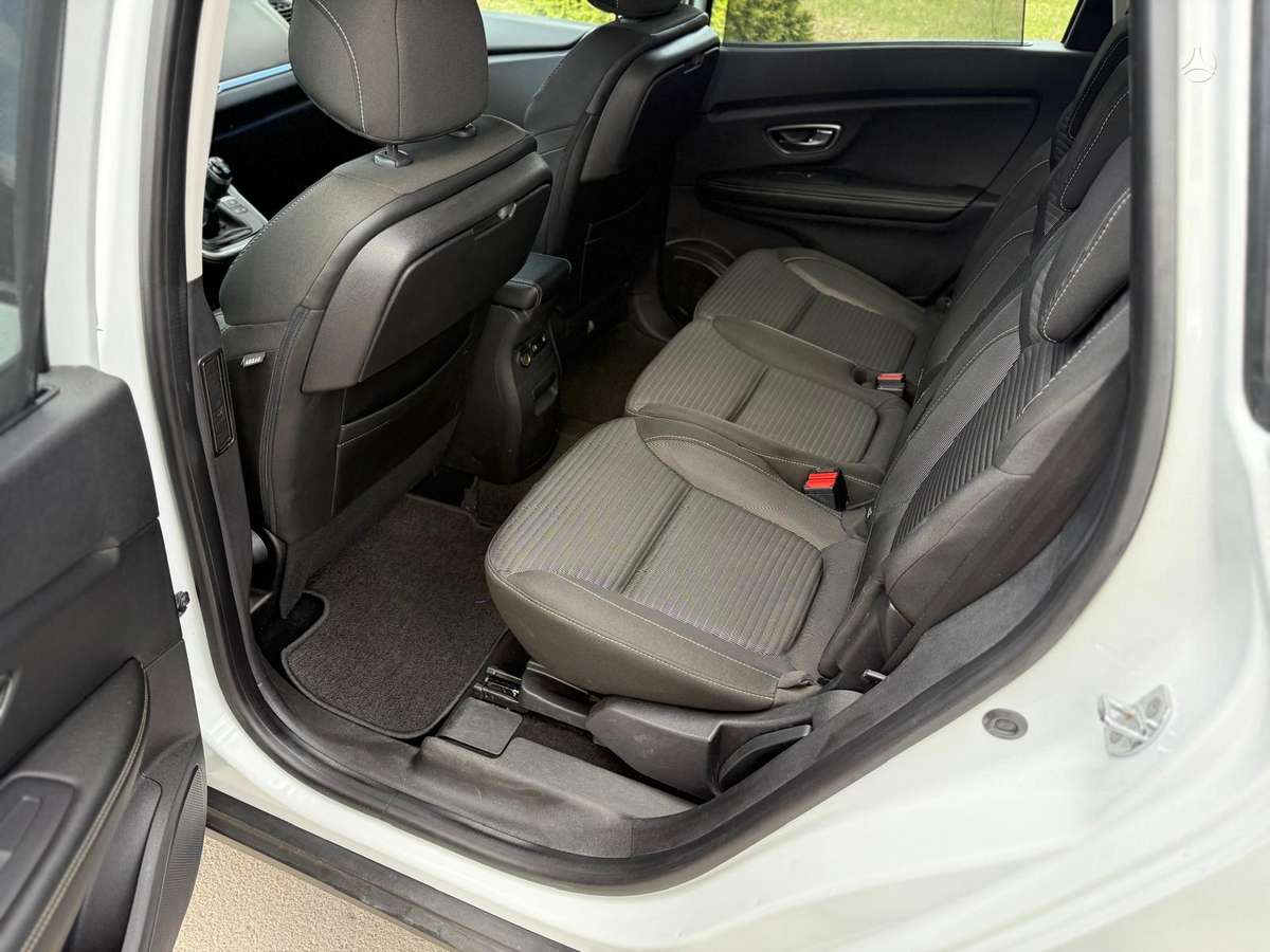 Renault Grand Scenic - 10