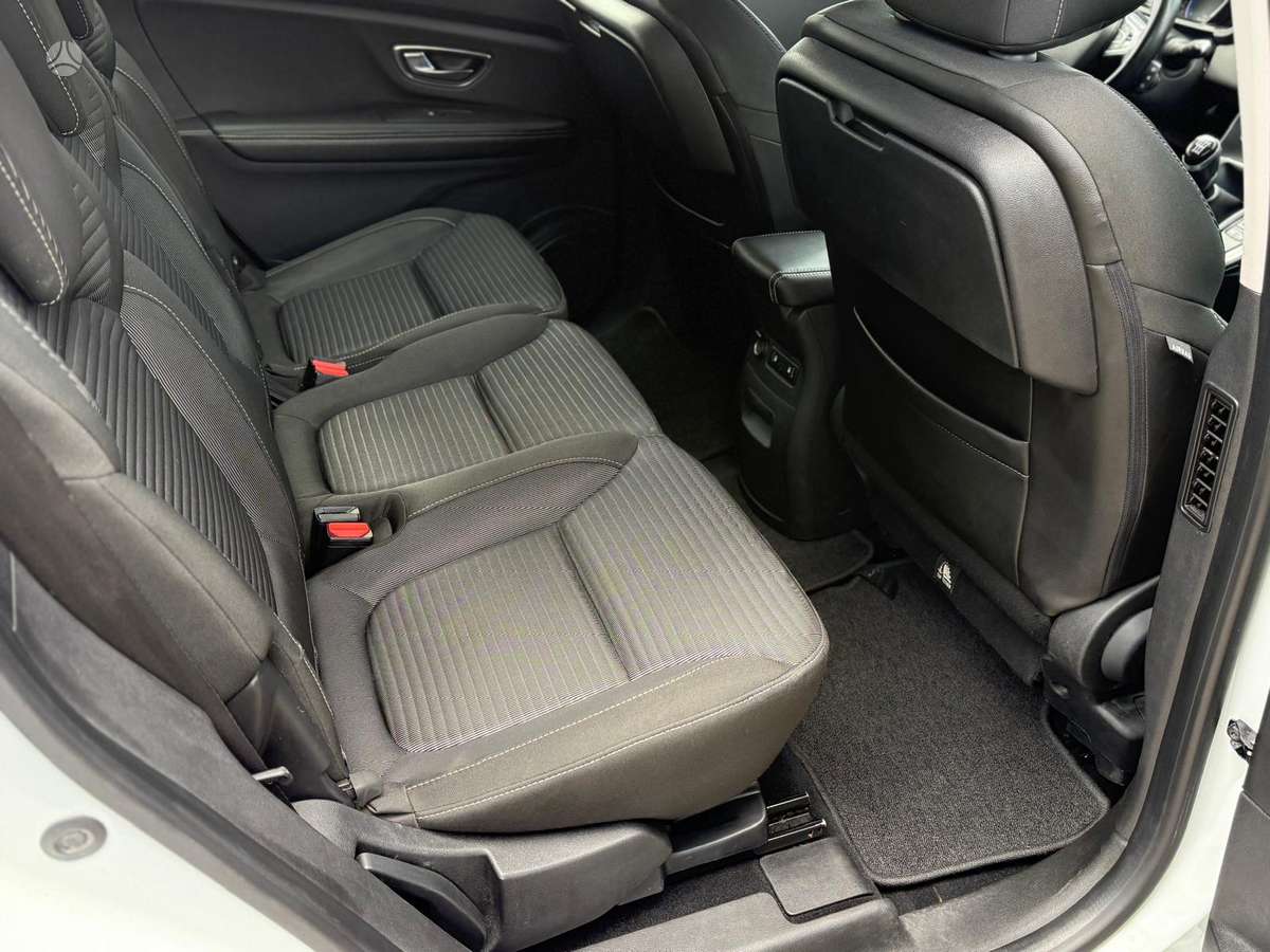 Renault Grand Scenic - 11