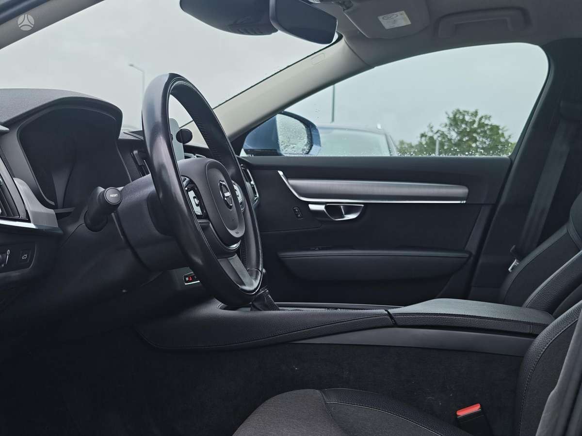 Volvo S90, 2.0 l., Седан