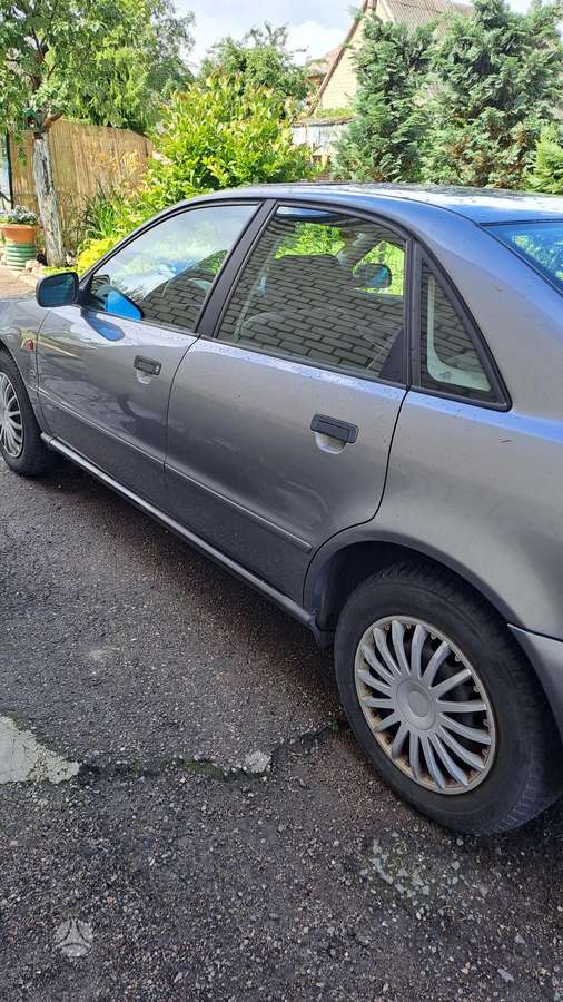 Audi A4, 1.6 l., Седан