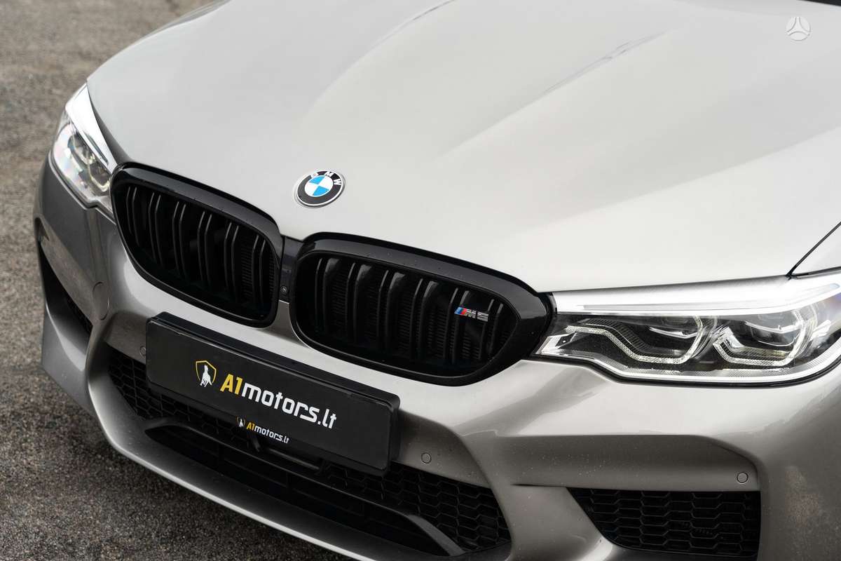BMW M5, 4.4 l., Седан