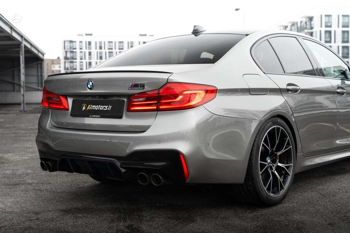 BMW M5, 4.4 l., Седан