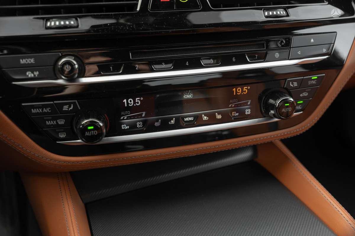 BMW M5, 4.4 l., Седан