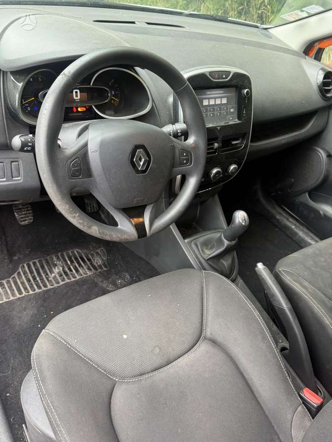 Renault Clio - 8